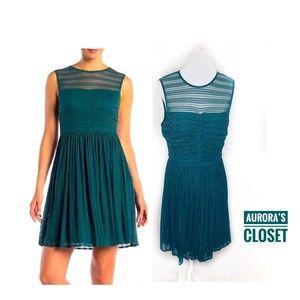 Maggy London 8 Emerald Green Fit Flare Dress Mesh Neckline Ruched Sleeveless